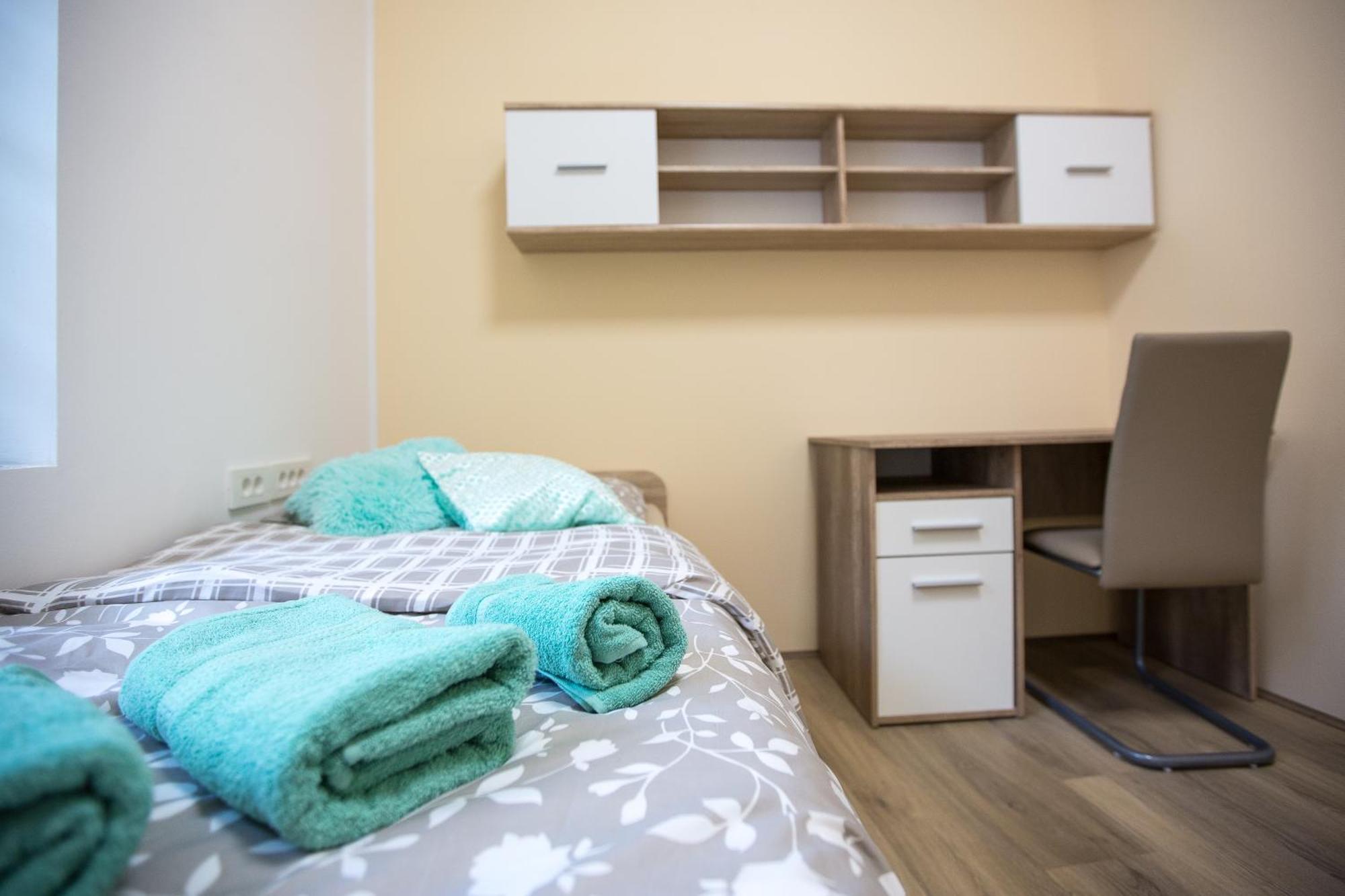 Minidorm Rooms In Heart Of City Center Марибор Экстерьер фото