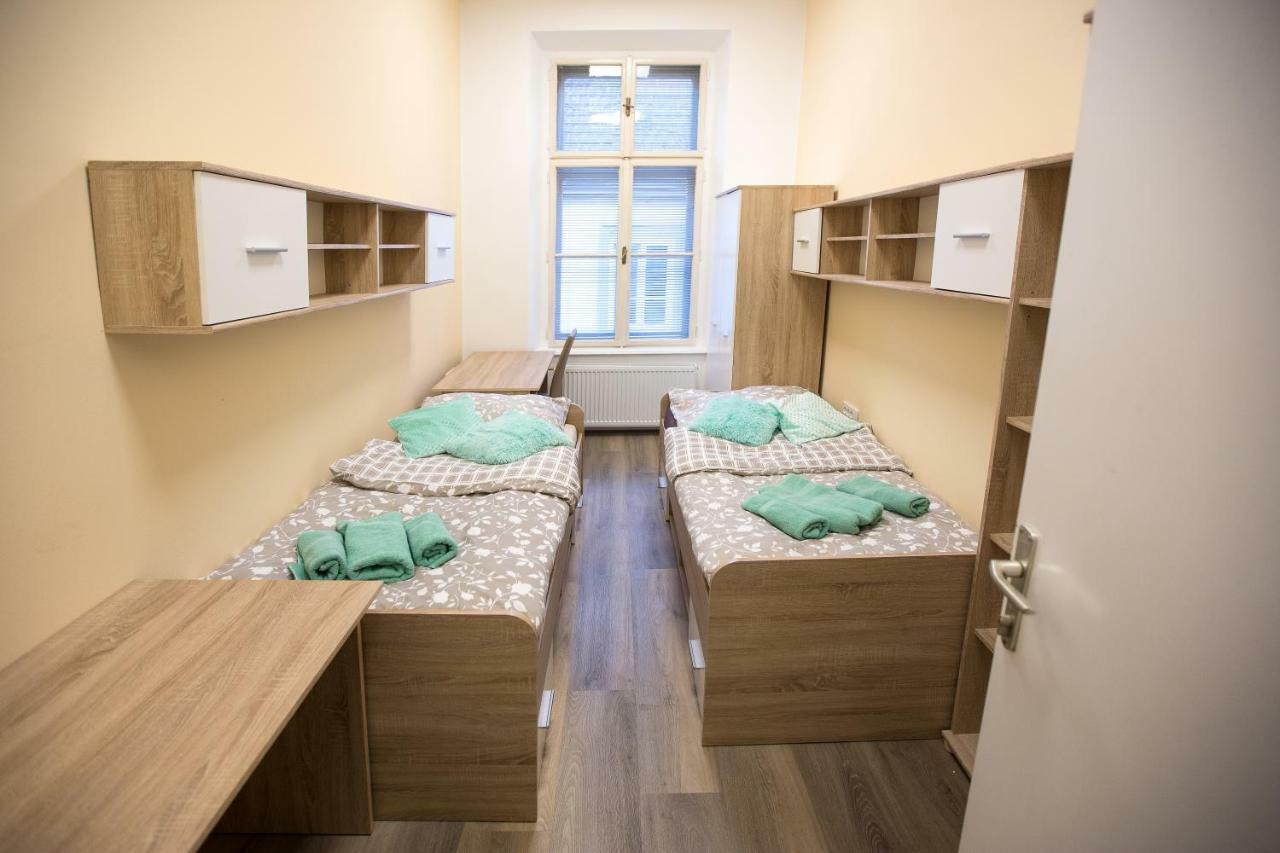 Minidorm Rooms In Heart Of City Center Марибор Экстерьер фото