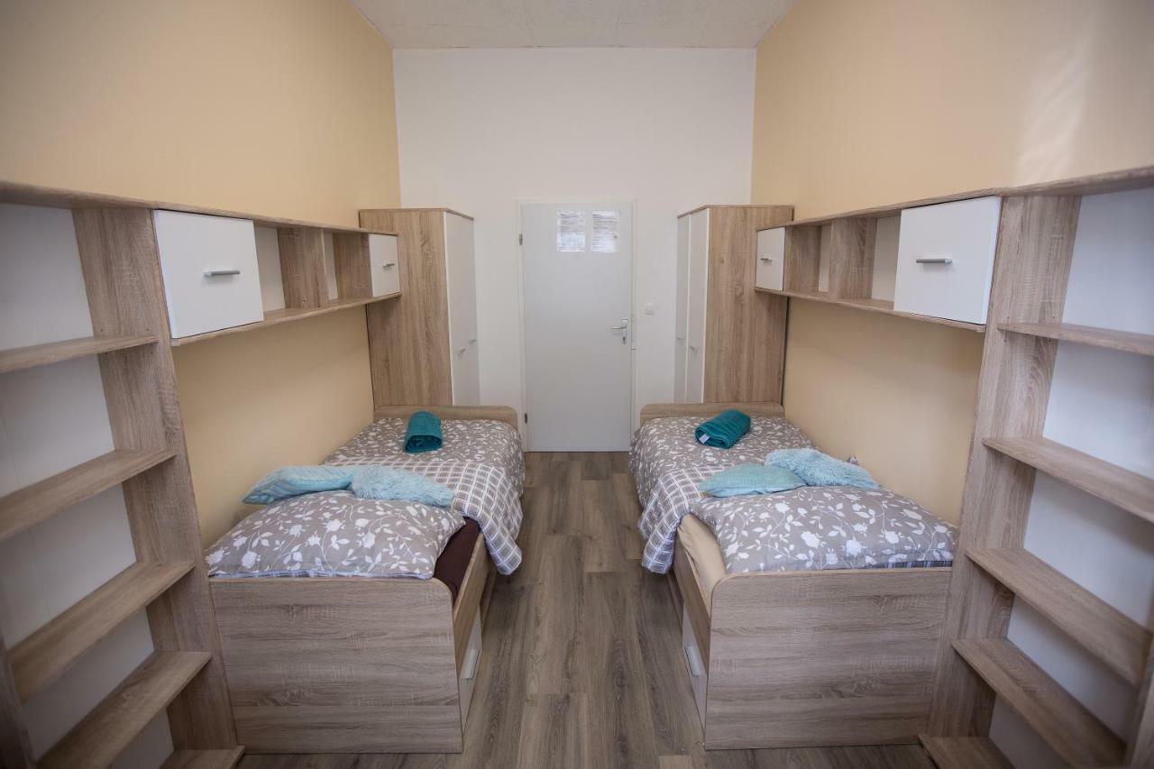 Minidorm Rooms In Heart Of City Center Марибор Экстерьер фото