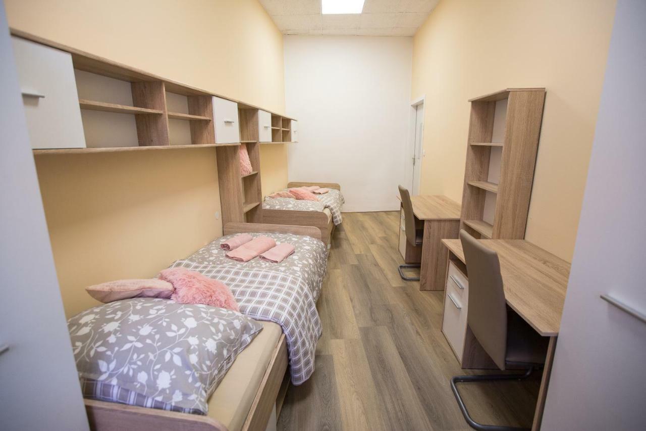 Minidorm Rooms In Heart Of City Center Марибор Экстерьер фото