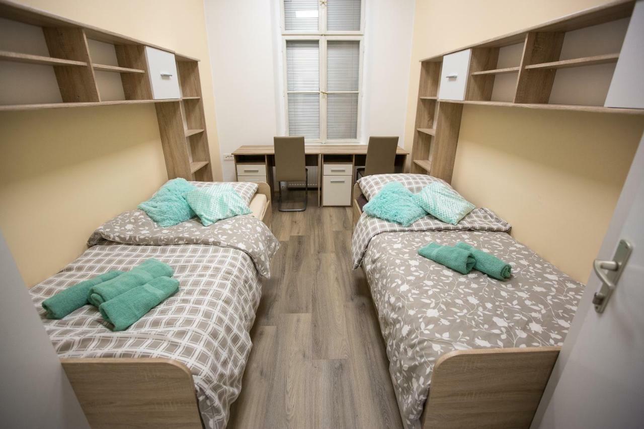 Minidorm Rooms In Heart Of City Center Марибор Экстерьер фото