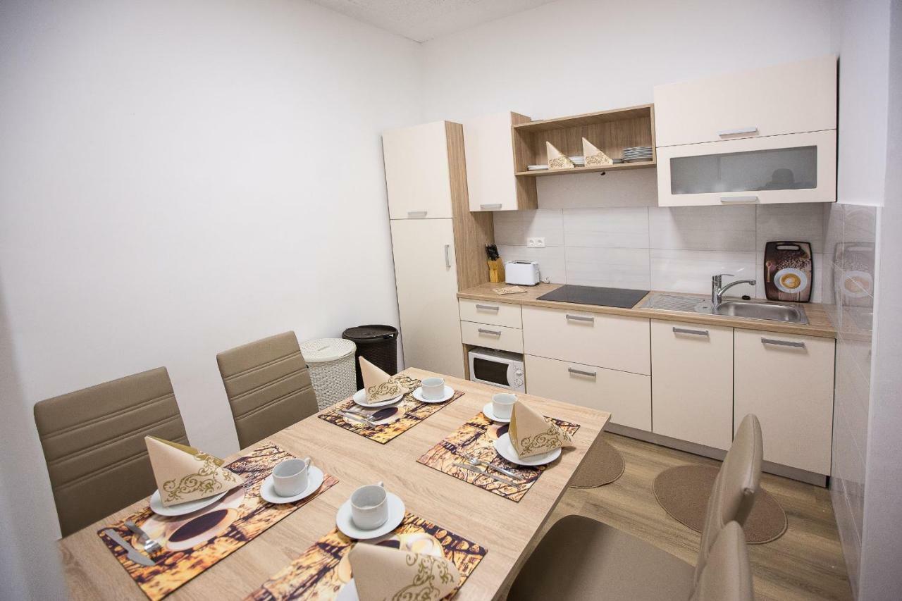 Minidorm Rooms In Heart Of City Center Марибор Экстерьер фото