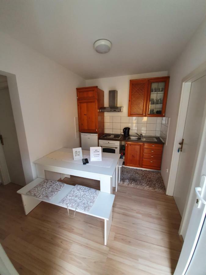 Minidorm Rooms In Heart Of City Center Марибор Экстерьер фото